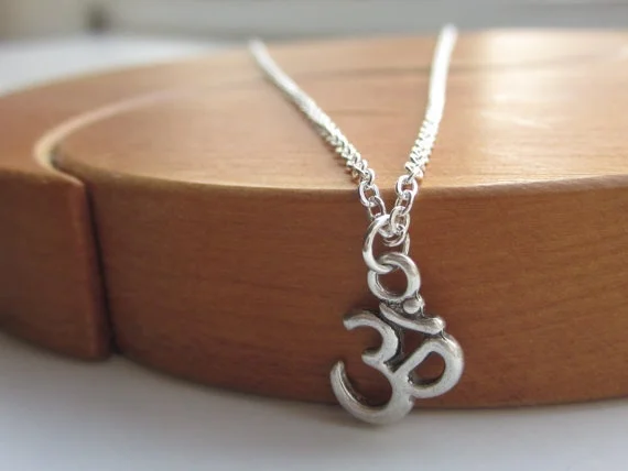Серебряное ожерелье с подвеской филигрань Ом АУМ Будда Лотос буддистское для