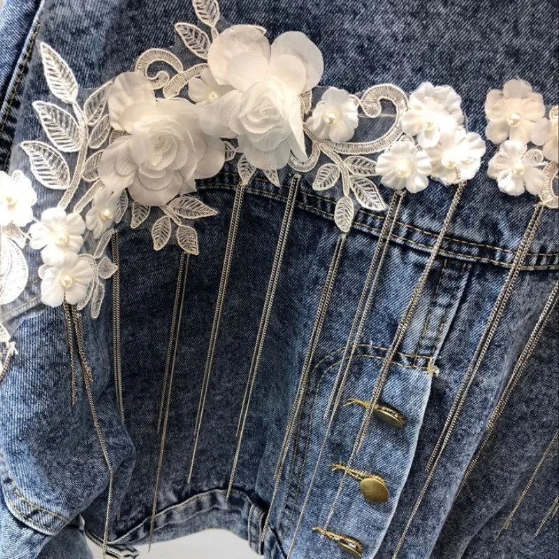 Женская джинсовая куртка короткая однобортная с отложным воротником вышивкой и