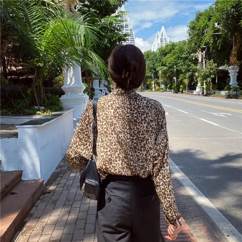 

JXMYY 2020 autumn new product fashion leopard shirt loose long-sleeved shirt female asymmetric all-match shirt