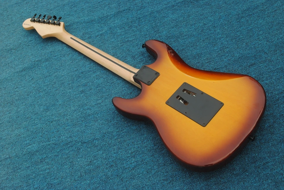 Высококачественная электрическая гитара желтого цвета, сделано в Китае, фингерборд из розового дерева, 22 лада, красивая и крутая