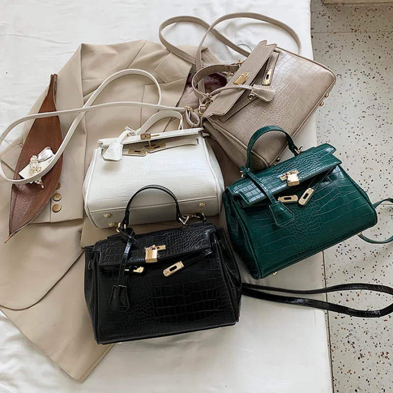 

Hot petty bourgeoisie 2021 new luxury brand women's shoulder bag classic all-match solid color handbag designer texture diagonal