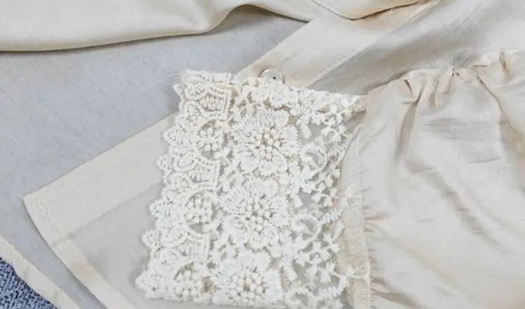 

Woman Retro Spring Summer Thin Stand Collar Faux Silk Flowers Lace Spliced Shirts OL Satin Blouse Luster Cardigan Tops Blusas