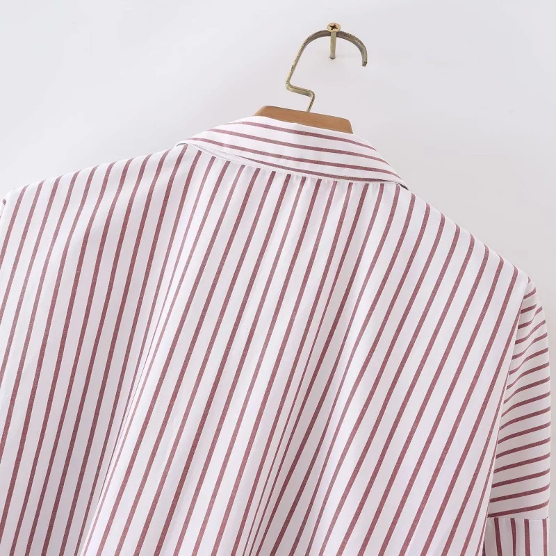 

Women's Long-Sleeved Vertical Striped Cotton Shirt, Simple Retro Lapel Loose Casual Top, Personalized Large Pocket Decoration