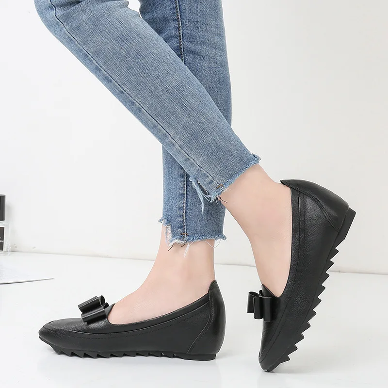 Женская обувь для пожилых мам лоферы на низком каблуке повседневные Мягкие