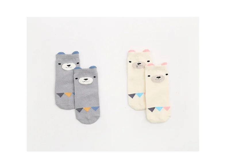 bear 2pairs / lot Cartoon animal design Cotton Baby Socks Newborn Floor Socks kids Short Socks Silica gel anti-skid Socks - Цвет: bear