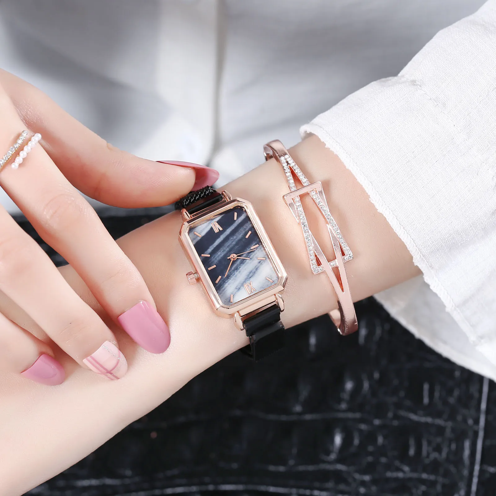 Часы наручные женские кварцевые с квадратным циферблатом модные повседневные