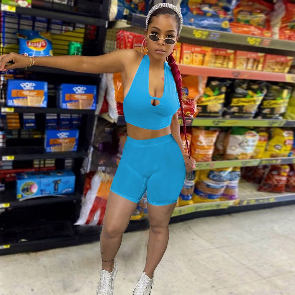 

Пикантные однотонные Фитнес спортивный костюм Для женщин спортивный костюм с лямкой через шею с низким вырезом на спине топ + узкие байкерс...