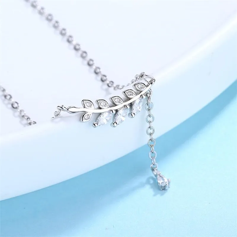 Ожерелье женское с листьями и кристаллами на цепочке|Колье| |