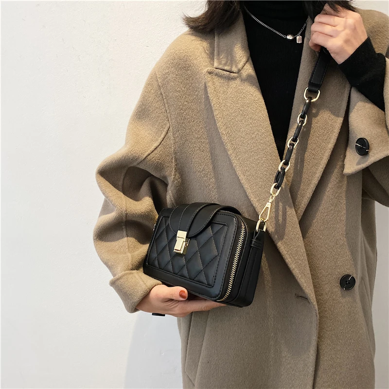 

OLSITTI European American Style Casual Fashion Diamond Lattice Shoulder Bags for Women 2021 Winter New Small Square Crossbody