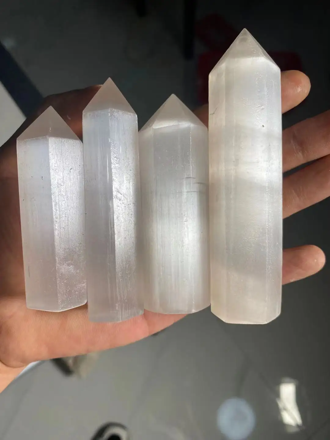 

4pcs Beautiful natural nitrite crystal tower natural agate wand 360g