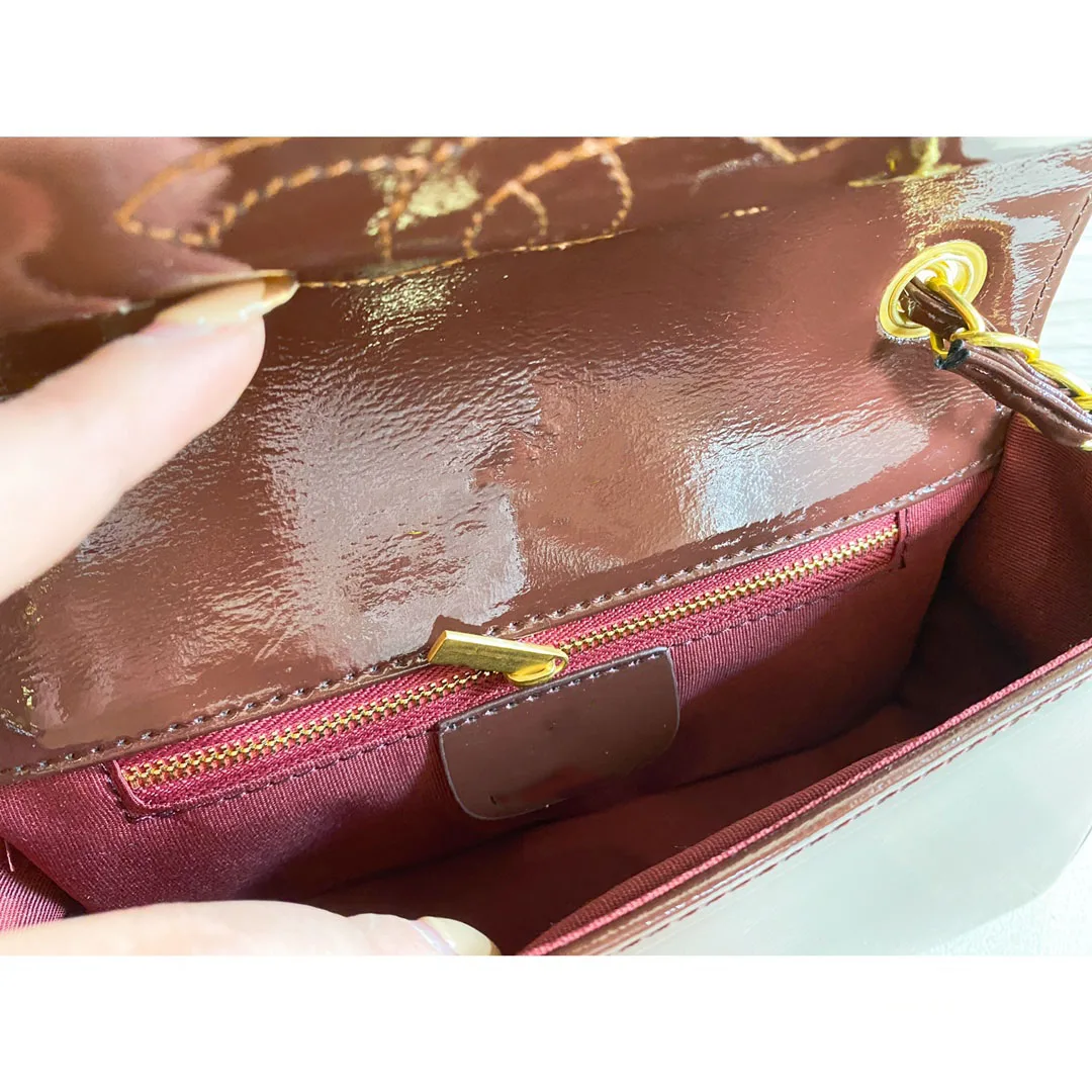 

2021 new women's bright face small square bag