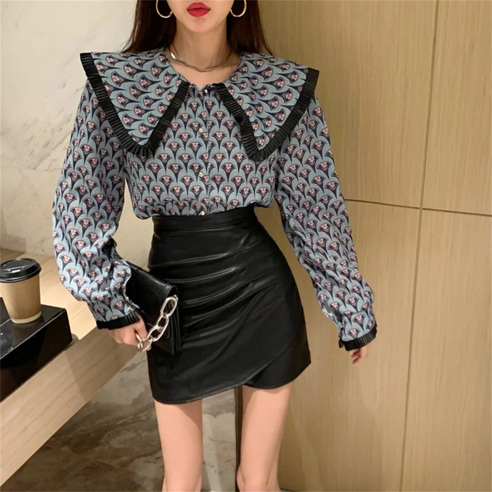 Рубашка женская с воротником Питер Пэн цветочным принтом