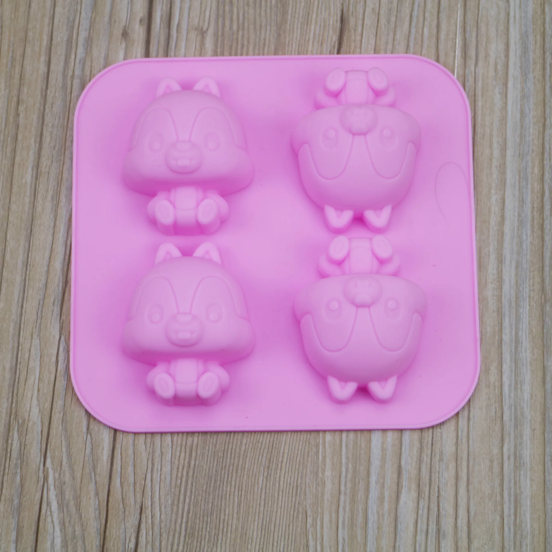 

New 3D Cute Squirrel Silicone Mold Car Vents Aromatherapy Plaster DIY Chipmunk Chocolate Fondant Cake Decors