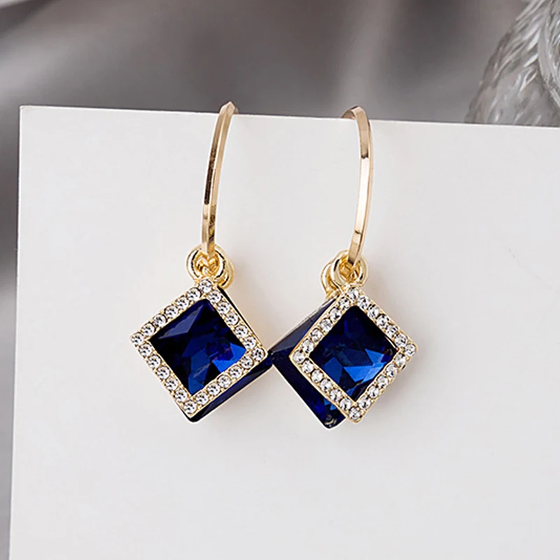 

Elegant Dangel Earrings for Women Kpop Vintage Geometric Rhinestone Square Drop Earrings Gold Color Circle Hoop Earring Jewelry
