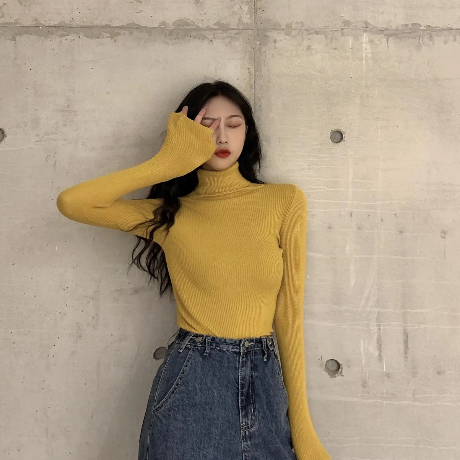 Весенне осенний приталенный минималистичный вязаный базовый свитер с высоким