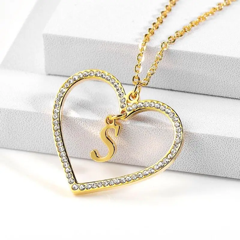

Heart With Personalized Romantic Love Heart Crystal Pendant Letter Name Necklace Charm Women 26 Capital Letters Choker Jewelry