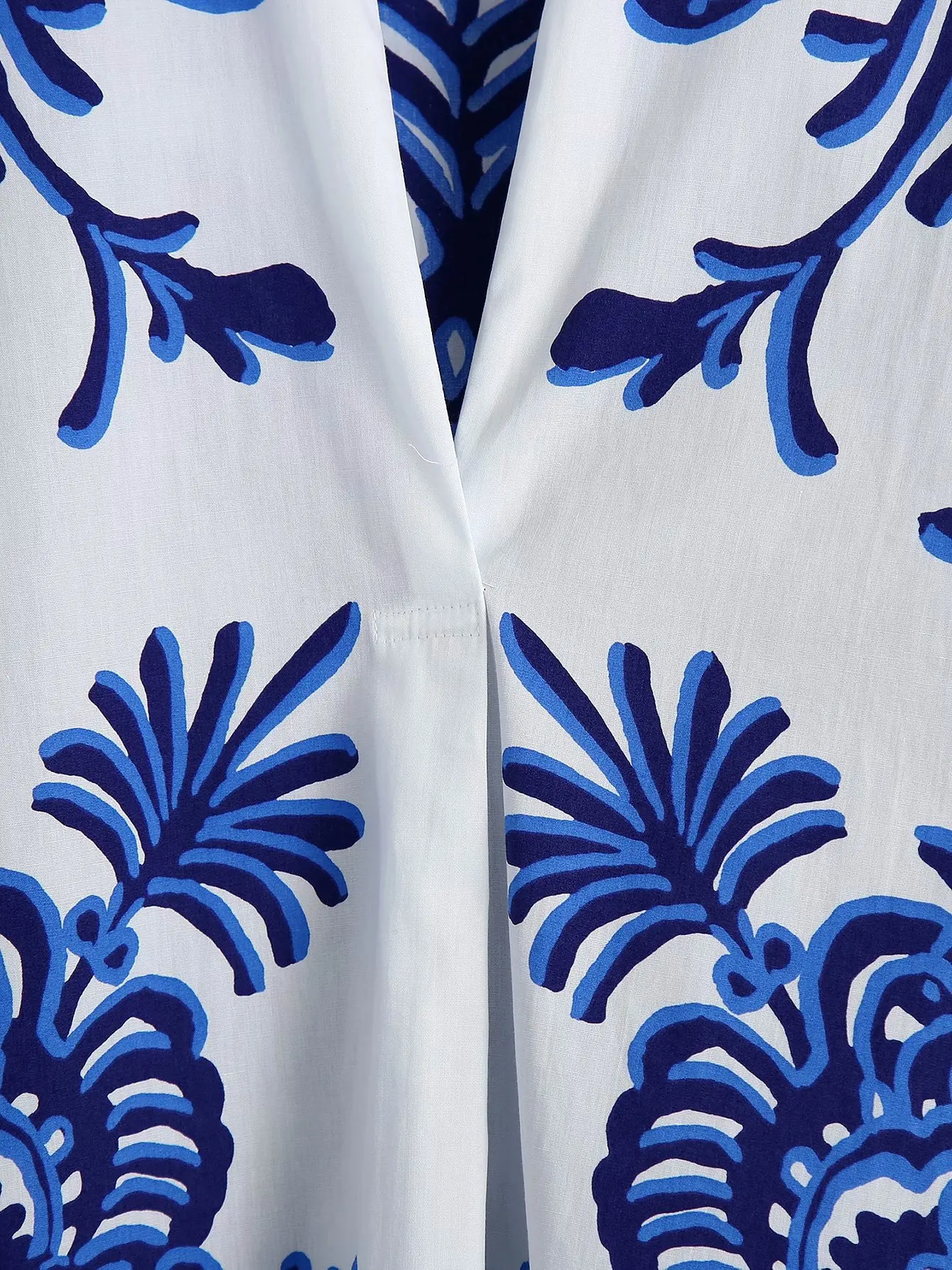 

Blue Floral Print Summer Fashion Loose Women Blouses Folds Front Deep V Neck Slit Side High Low Hem Female Casual Tops