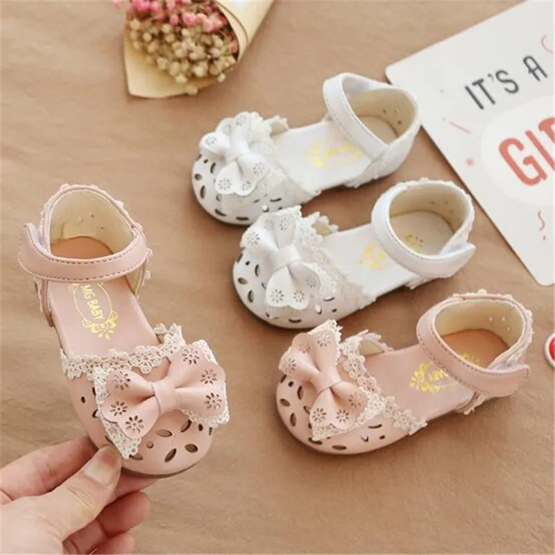 Сандалии с бантиком для девочек Новинка 2020 года Обувь принцессы маленьких на