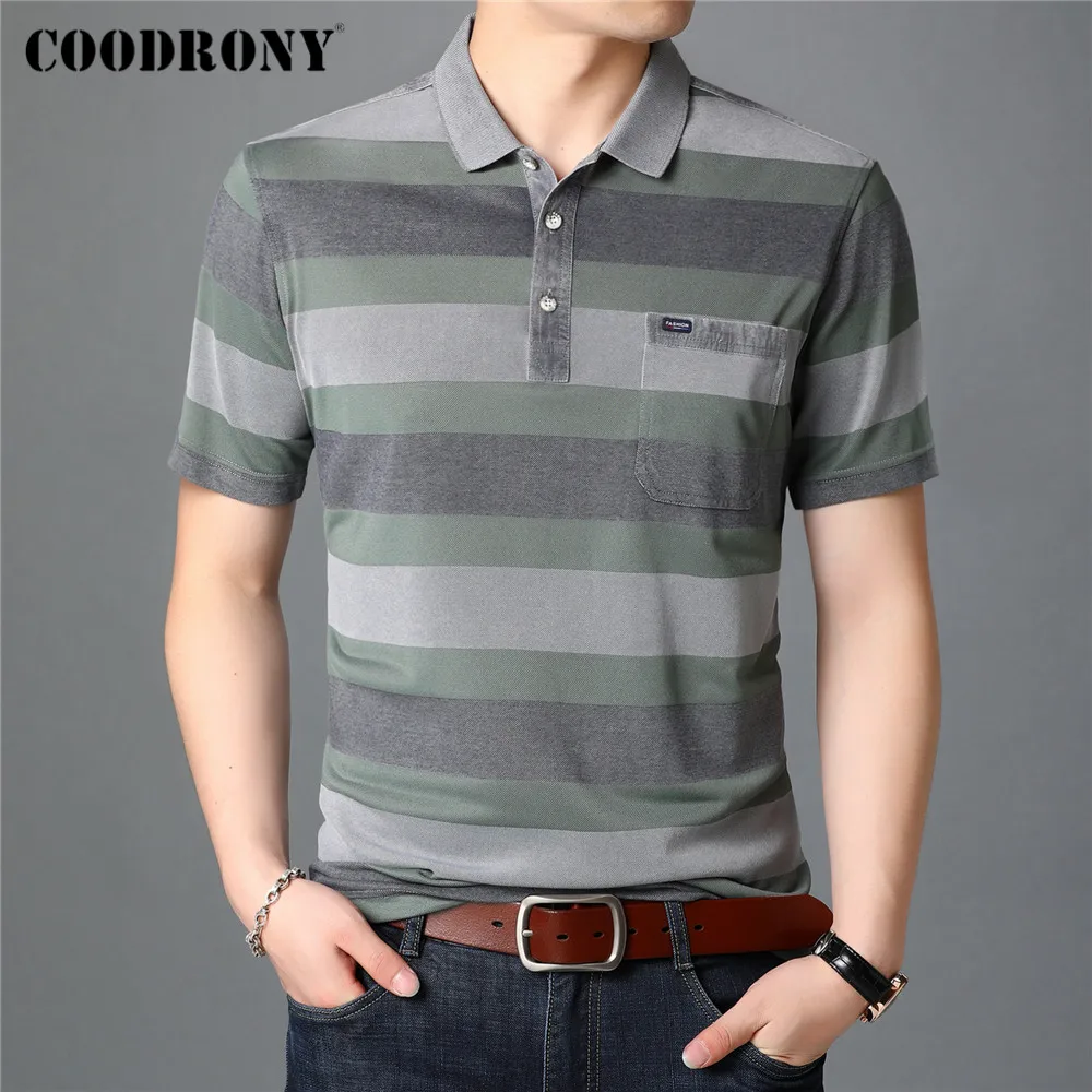 

COODRONY Brand Summer New Arrival Fashion Striped Casual Short Sleeve Polo-Shirt Men Pocket High Quality Cotton Clothing C5135S