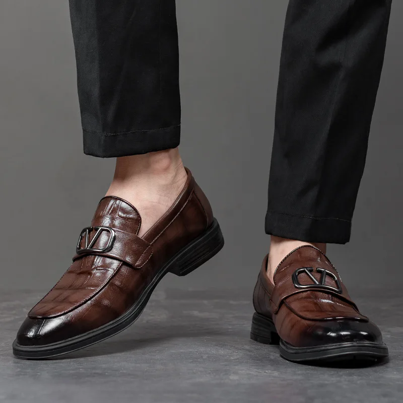 Мужские повседневные кожаные туфли, новинка сезона осень-зима 2021, повседневная обувь в горошек, мужские туфли, удобные туфли в британском ст...