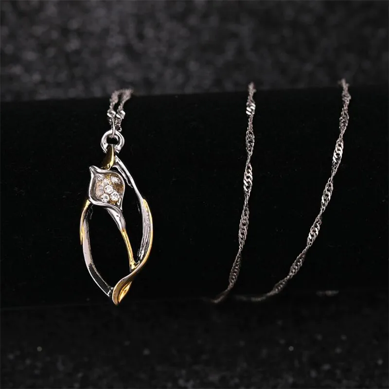 

Fashion Leaf Shaped Tulip Lady Necklace Color Separation Pendant Pretty Woman Romantic Valentine's Day Gift Wholesale
