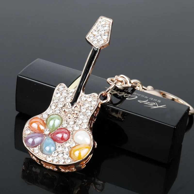 Модный брелок Стразы мини гитара с кристаллами милый для автомобильной сумки