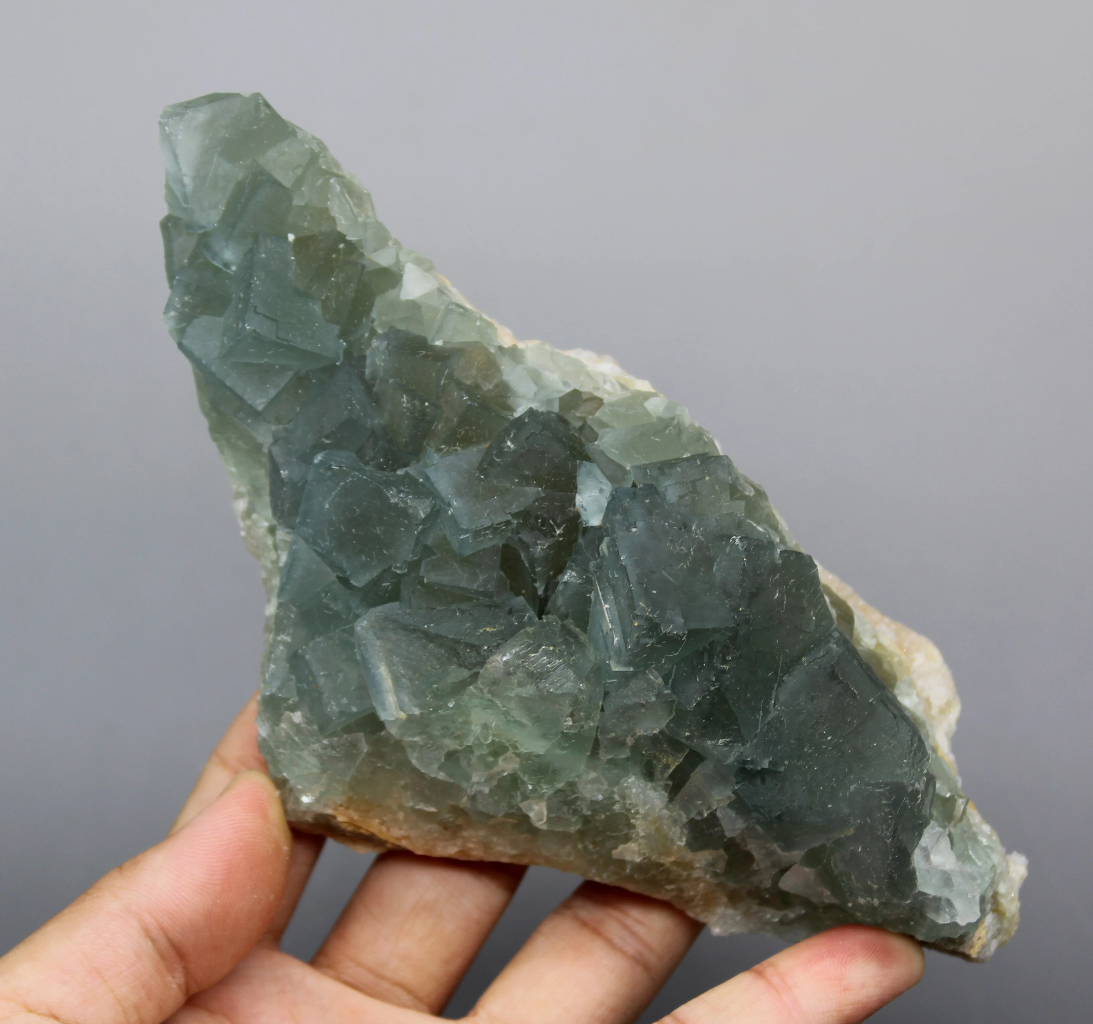 

477g Natural rare light blue fluorite mineral specimens Stones and crystals Healing crystal quartz gemstones