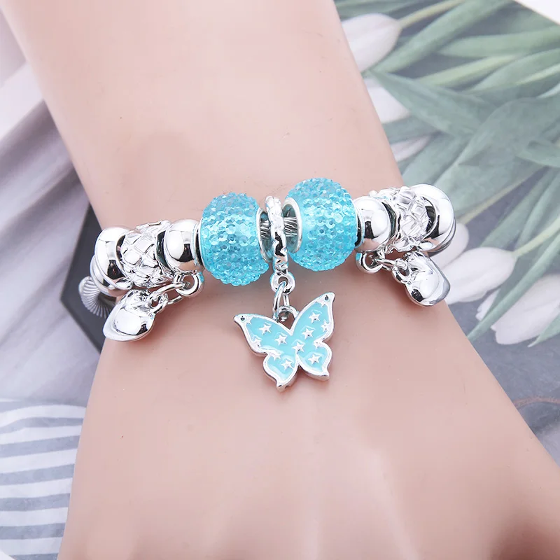 Браслет с бусинами и подвесками-бабочками в форме сердца | Украшения аксессуары