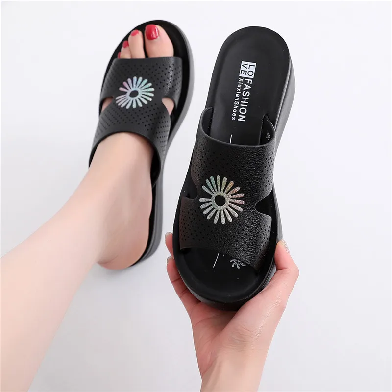 

Shoes Slippers Flat Slides Slipers Women Soft Rubber Summer 2021 Basic Rome PU Shoes Slippers Women Summer Pantofle Slides Rubbe
