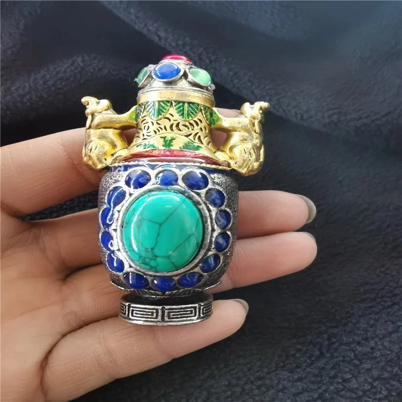 

China Old National Style Tibetan Silver Snuff Bottle