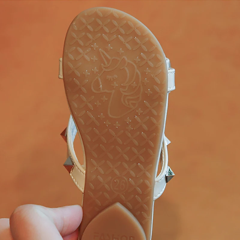 

Kids Slippers Girls Slippers Summer Rivet Girls Sandals Bowknot Princess Slippers Summer Girls Shoes Girls Slippers