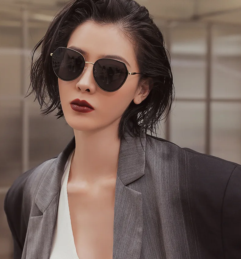 Очки солнцезащитные женские винтажные в металлической оправе