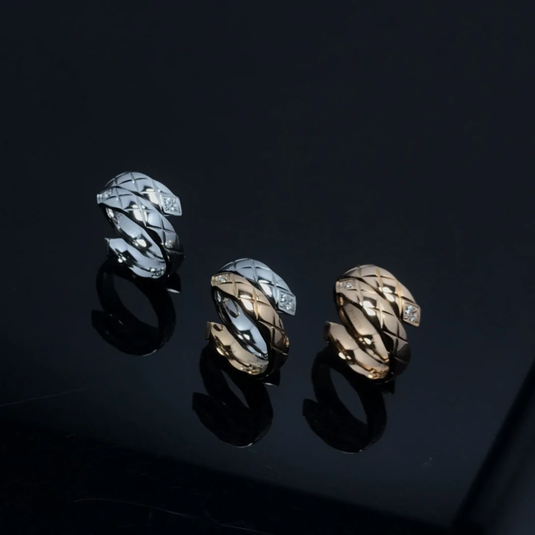 

European and American fashion cross rhombus design couple ring chicken to attend the tail wine banquet ladies and men's rings