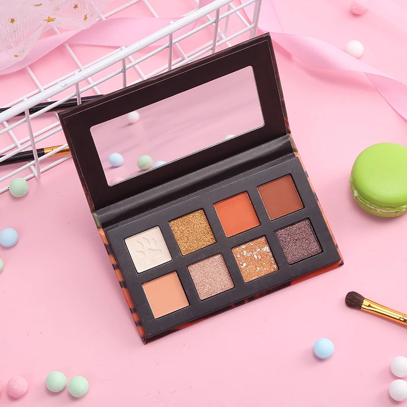 Палитра теней для век 8 цветов с перламутровыми животными стойкая