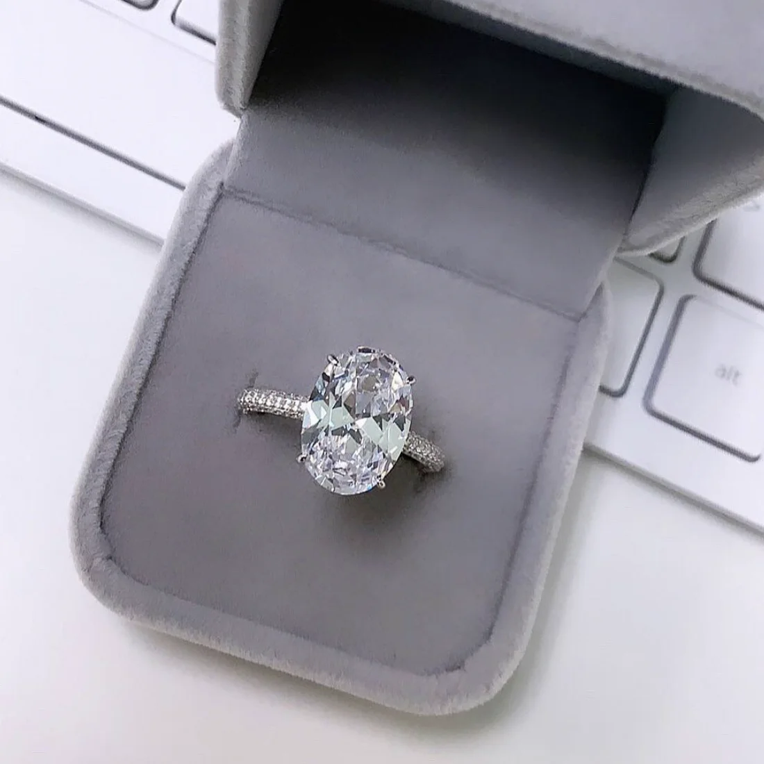 

Real Solid 100% 925 Sterling Silver Rings Luxury Oval 4Ct Simulated Diamond Wedding Ring Engagement For Women Jewelry wholesale