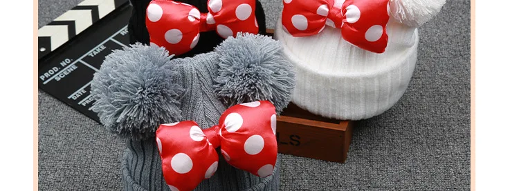Новинка года, милая эластичная детская шапка в горошек с большим бантом из мультфильма, Детская вязаная хлопковая осенне-зимняя теплая шапка с двумя помпонами для девочек