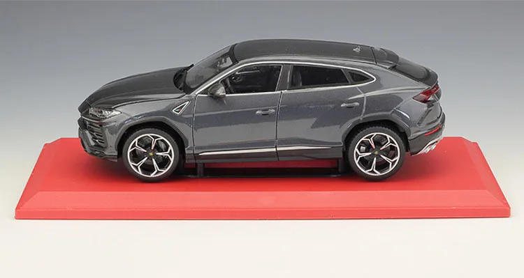 Bburago литая модель автомобиля 1:18 SUV Urus внедорожный металлический сплав Высокая имитационная машина с базой Игрушки для мальчиков подарки для мальчиков