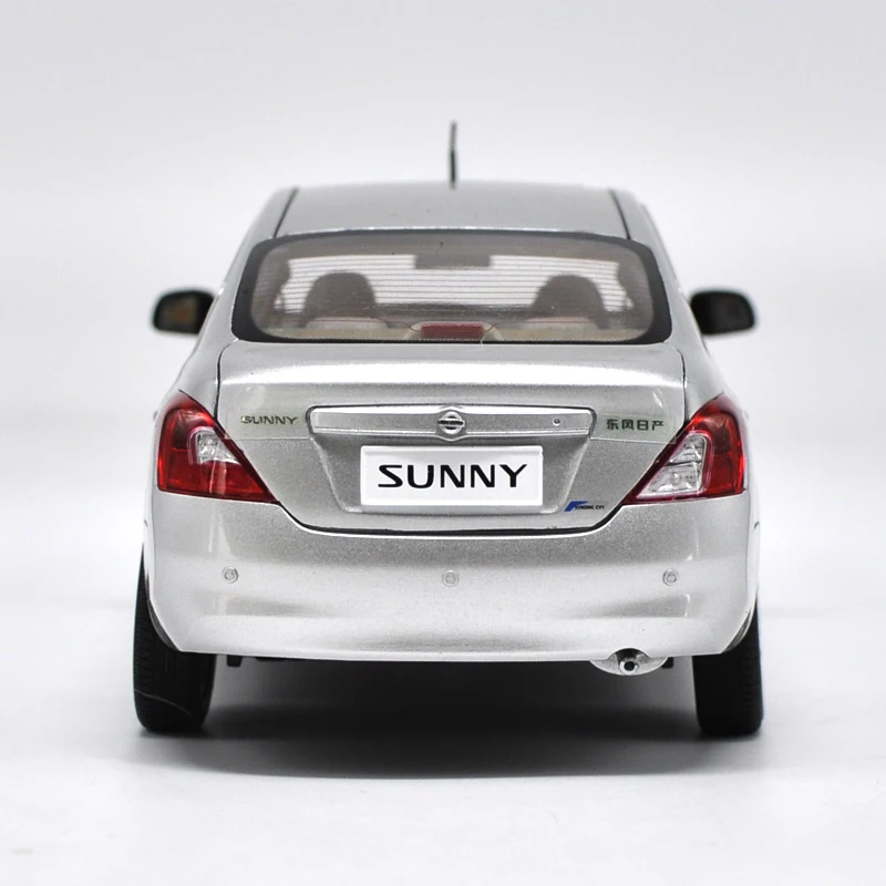 1:18 высокотщательная Модель Nissan Sunny модель автомобиля из сплава статическая