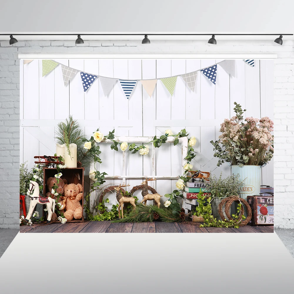 Белый фон для фотосъемки в деревенском стиле с изображением двери сарая и