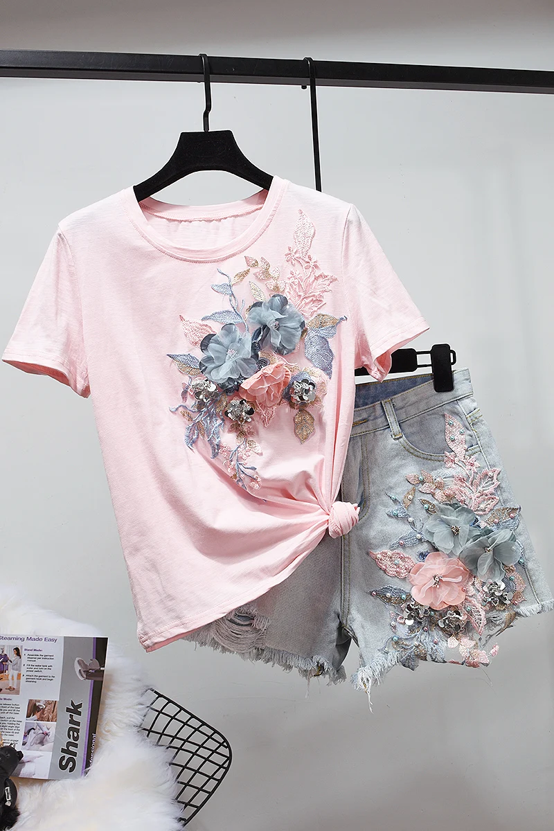

2021 Summer Women Suit Embroidered Flower Beaded Loose Short Sleeve T-shirt+High Waist Denim Straight Shorts Fashion 2 Piece Set