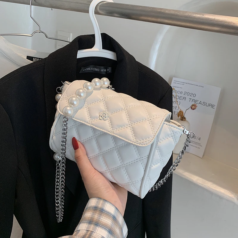 

This year's popular bag female ins niche 2021 new fashion pearl chain messenger bag rhombic small square bag