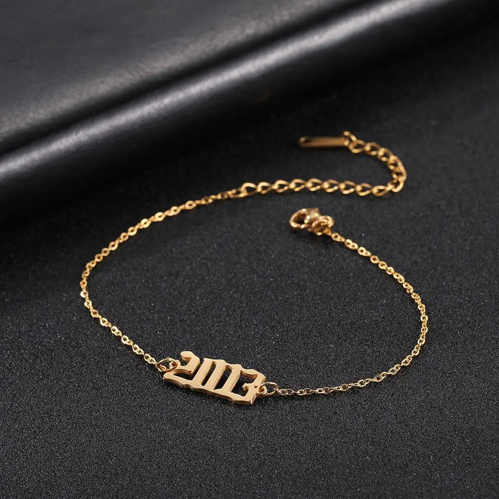 Браслет Cooltime с подвесками в виде цифр на английском языке золотой цвет подарок