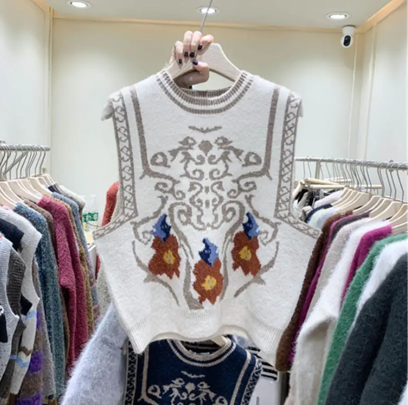 

2021 Spring New Korean Loose Sleeveless Sweater Vest Top Women's O Neck Sweater Shoulder Knitted Waistcoat Female p2175