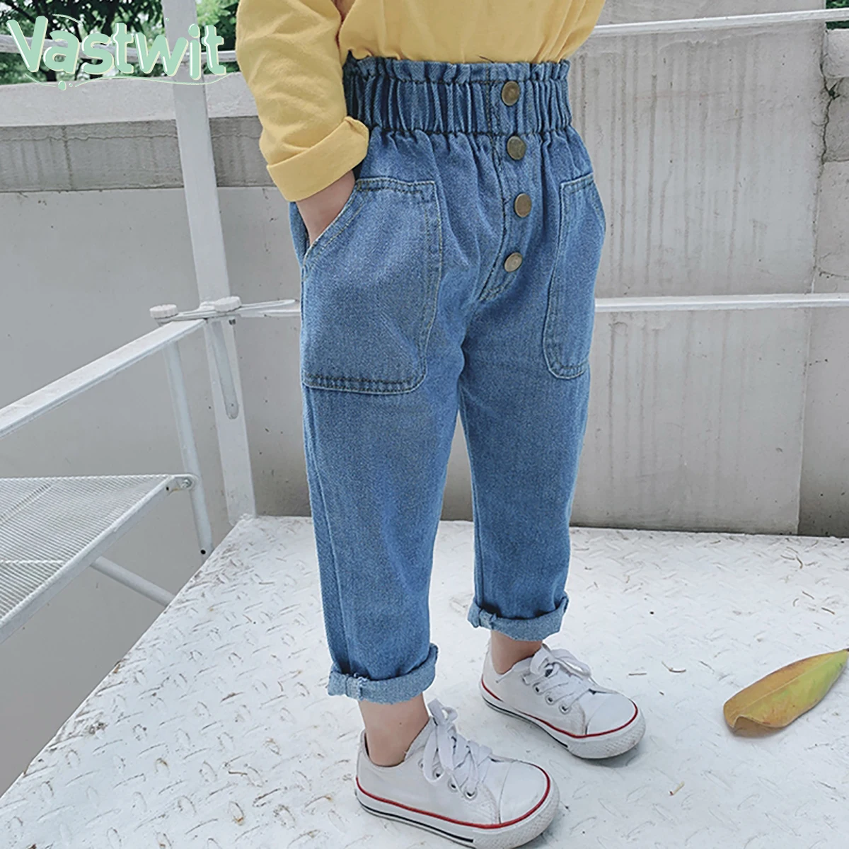 

Джинсы с эластичным поясом и карманами для девочек, модные Универсальные брюки-султанки из денима на пуговицах, повседневные брюки с закруг...