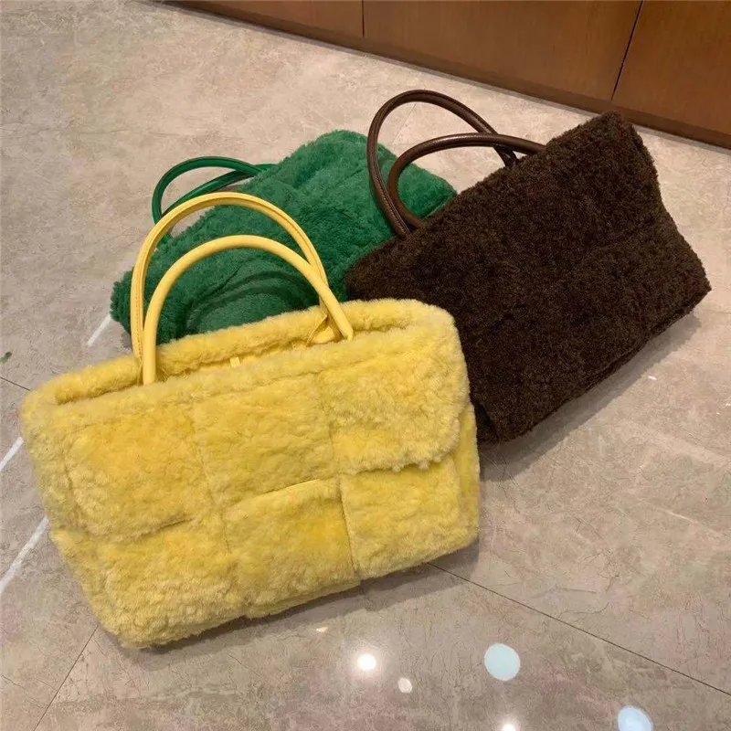 

Сумки для женщин Роскошные Дизайнерские повседневные клатчи пушистая плюшевая Верхняя ручка на плечо 2021 модная зимняя сумка-шоппер Повсед...