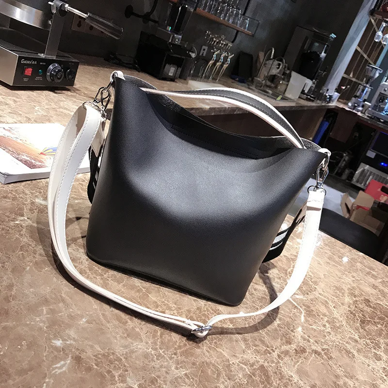 Fashion Women Bucket Bag Vintage Tassel Messenger Bag High Quality Coin Bags Retro Shoulder Bag Simple Crossbody Bag Tote