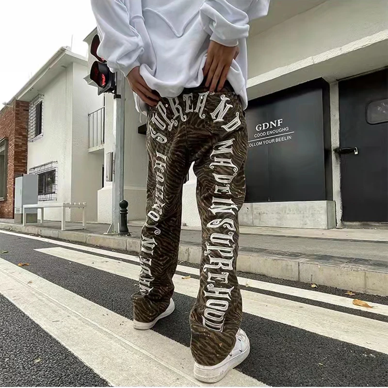 

Letter Embroidery Leopard Washed Retro Mens Jeans Pants Ripped Frayed Oversized Loose Vibe Style Casual Denim Trousers