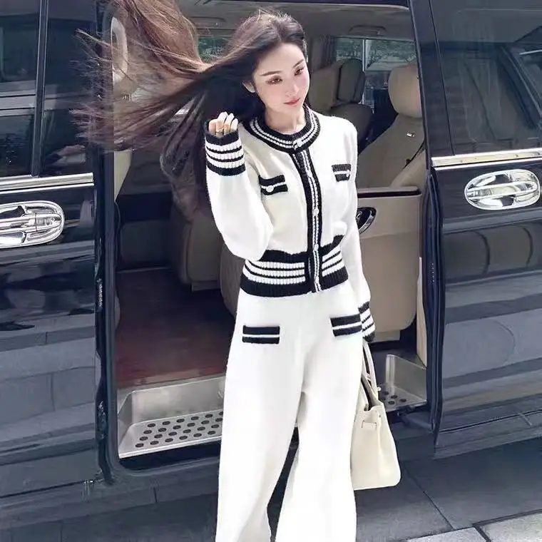 

Women Knitted 2 Piece Sets 2021 Autumn Caual Fashion Temperament Black and White Tops and Solid Color Trousers High Street Wear