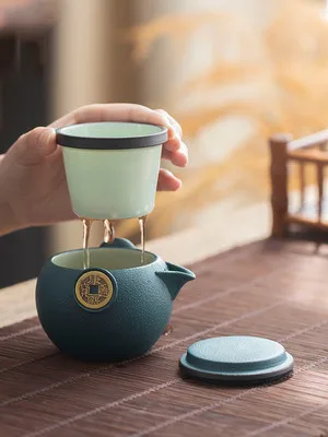 

Kitchen,Dining & Bar