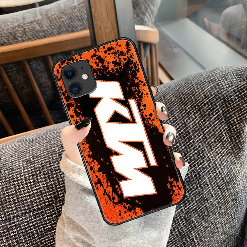 

KTn Phone Case Cover Hull For iphone 5 5s se 2020 6 6s 7 8 12 mini plus X XS XR 11 PRO MAX black Waterproof Trend Shell Silicone